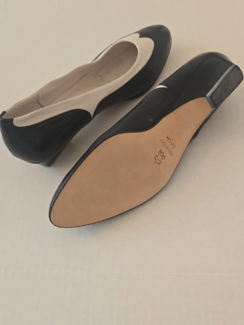 BALLY Made in Itaky Black and White Leather Heeled Pumps